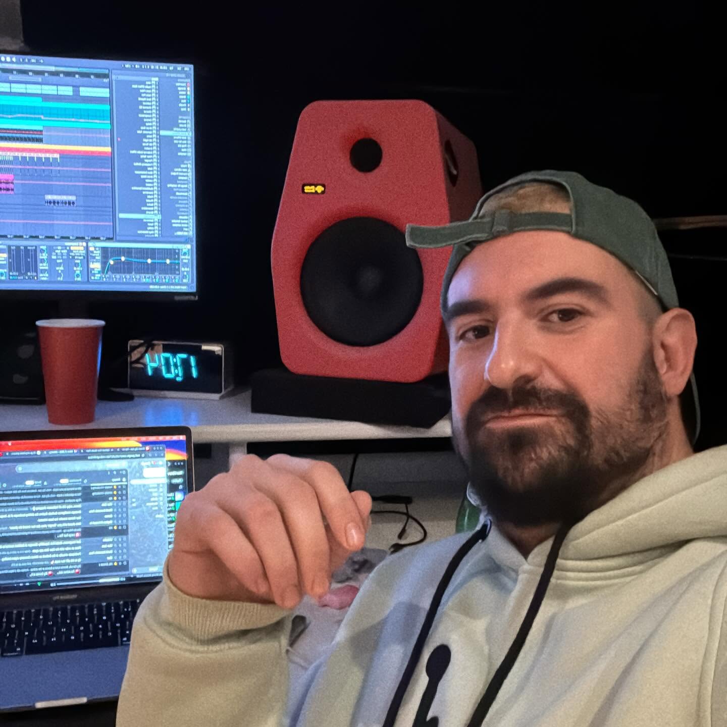 Portrait of Steven Galloni (Big Gal) in the SKapade studio